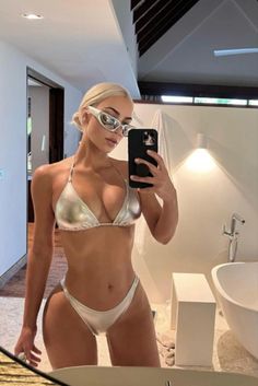 bianca censori Twitter | Topic