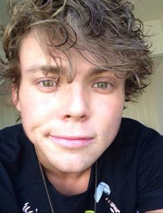 ashton twink of | Topic