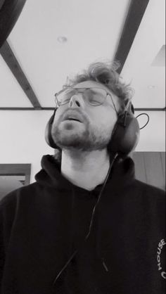 ashton twink of | Topic