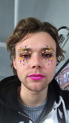 ashton twink of | Topic